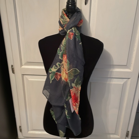 NWT The Paper Store scarf - Picture 3 of 8